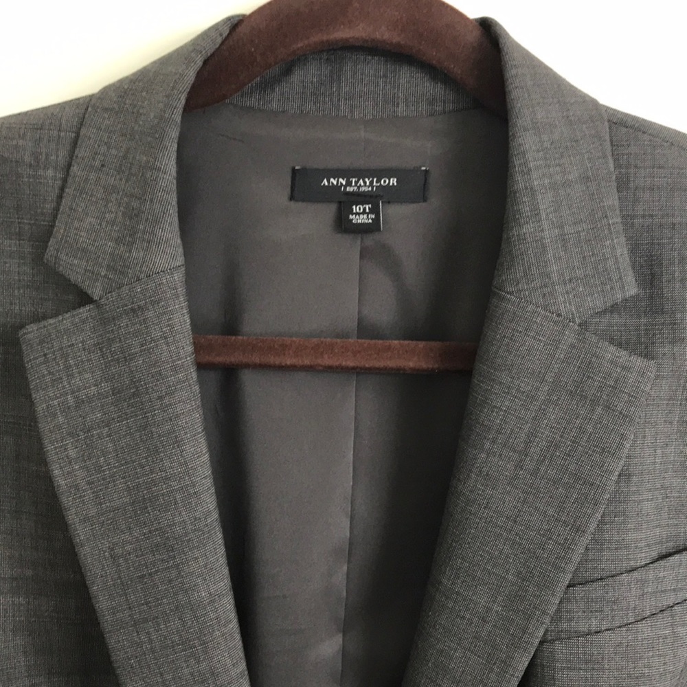 ANN TAYLOR 10 TALL 2-BUTTON BLAZER - Like New - Picture 3 of 7